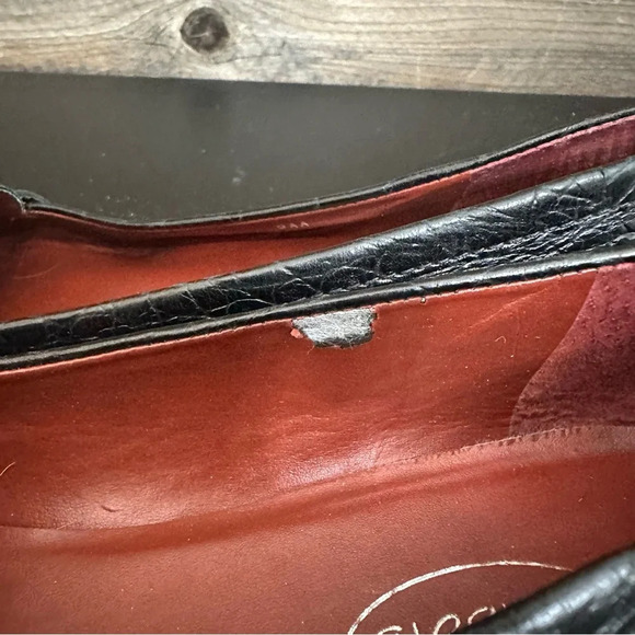 Talbots Women's Loafer Size 9 AA Slip On Flats Black Croc Buckle Strap Lug Sole - Picture 2 of 9